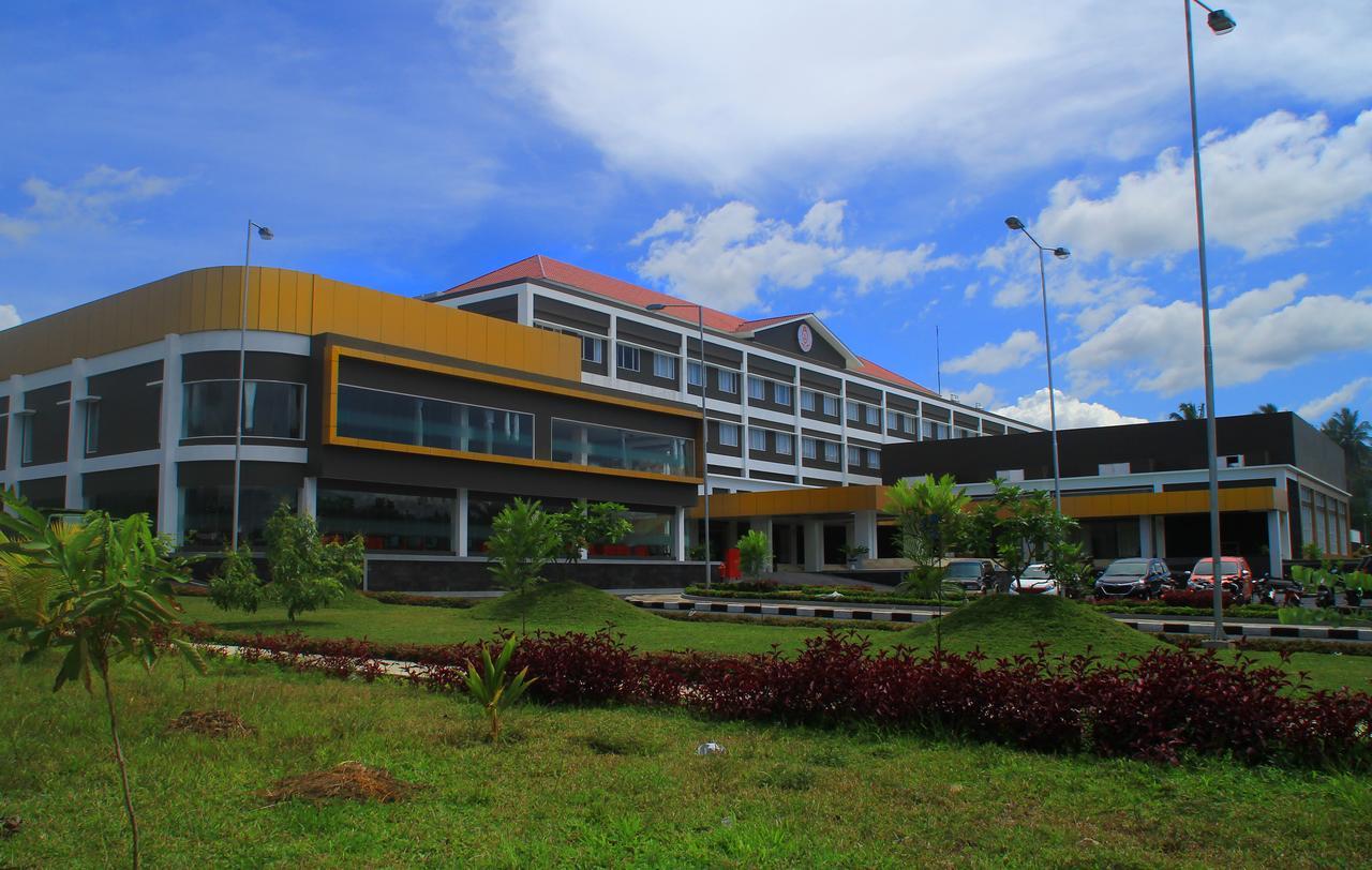 Sutanraja Hotel Kotamobagu Exterior foto